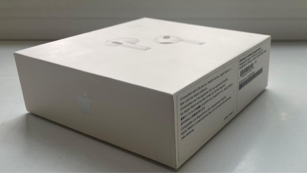 Наушники Apple AirPods 3 with Lightning Charging Case белый