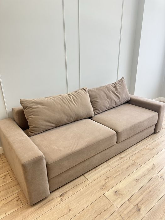 Бежевый 2 метровый диван