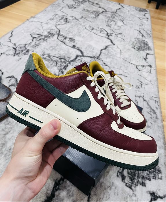 Оригинальные Найк Форсы, из Англии, носил месяц