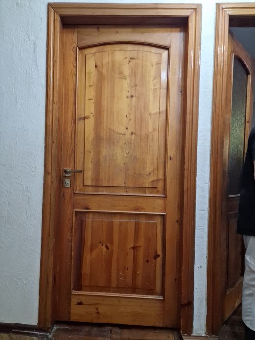 Продам двери 6 шт. из чистого дерево