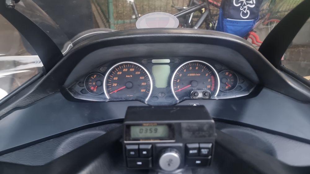 Suzuki Burgman 400 sau Schimb