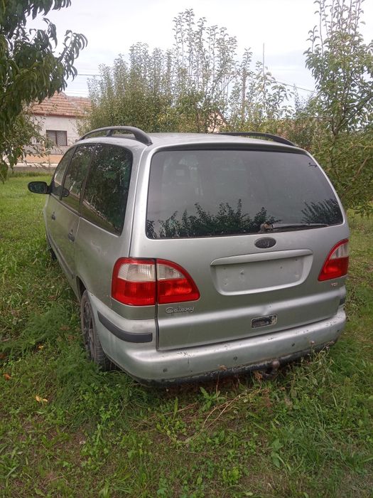 Vând Ford Galaxy