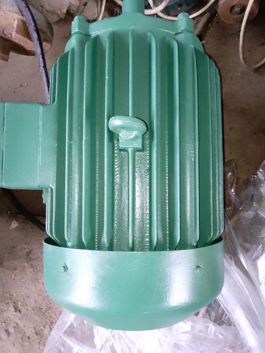 Vând motoare electrice trifazice