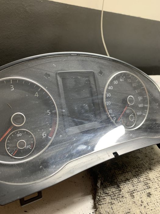 ceasuri bord uk  volkswagen golf 6 plus  1.6 motorina 2010