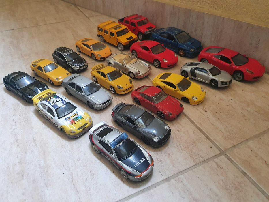 Метални колички на различни производители