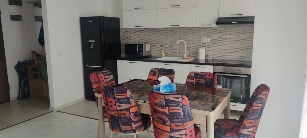 Închirieze apartament cu terasa și vedere la munte