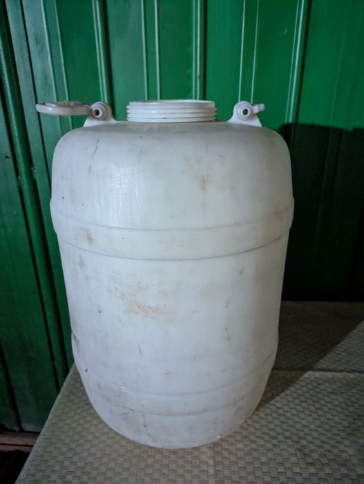 Продам бочку пластмассовую советскую