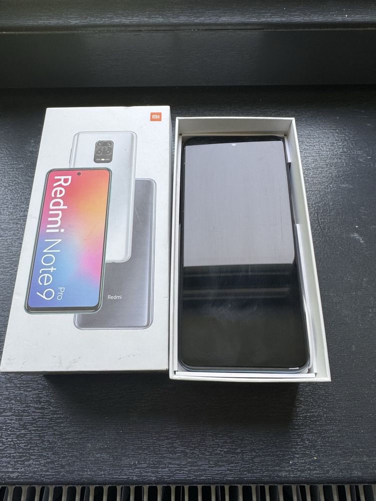 Redmi note 9 pro sotiladi. 128 xotira, 6+2 operativ xotira.