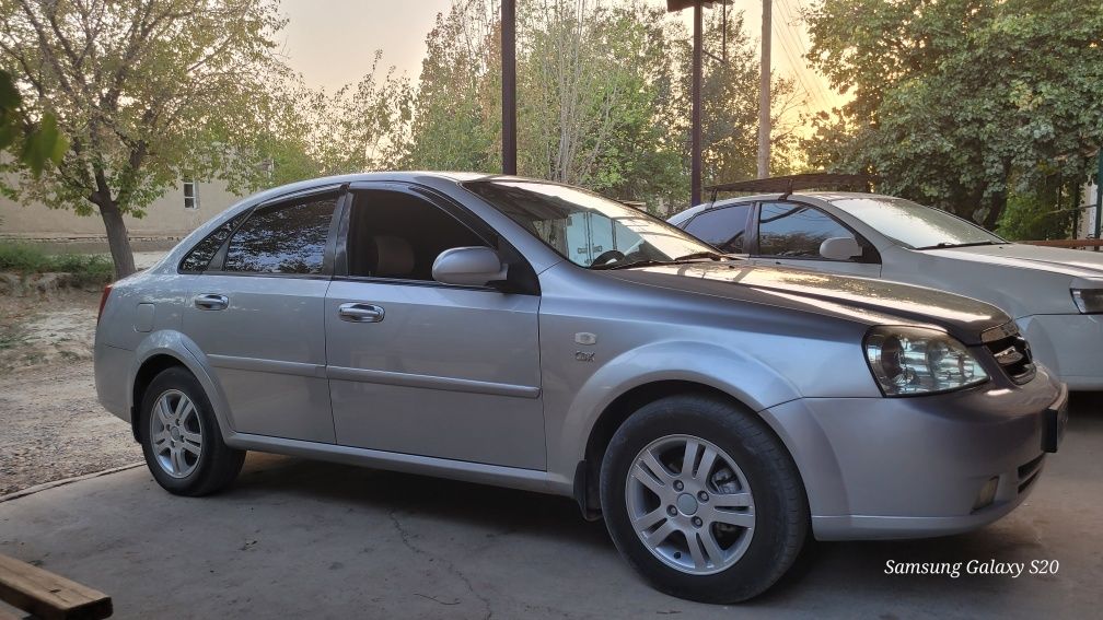 Lasetti Daewoo motor 2 obyom yili 2005 polni radnoy