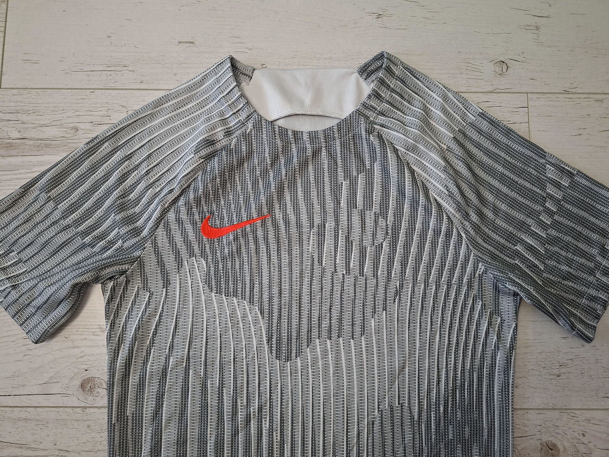 Nike Dry Fit-Ориг. Тениска Нова!