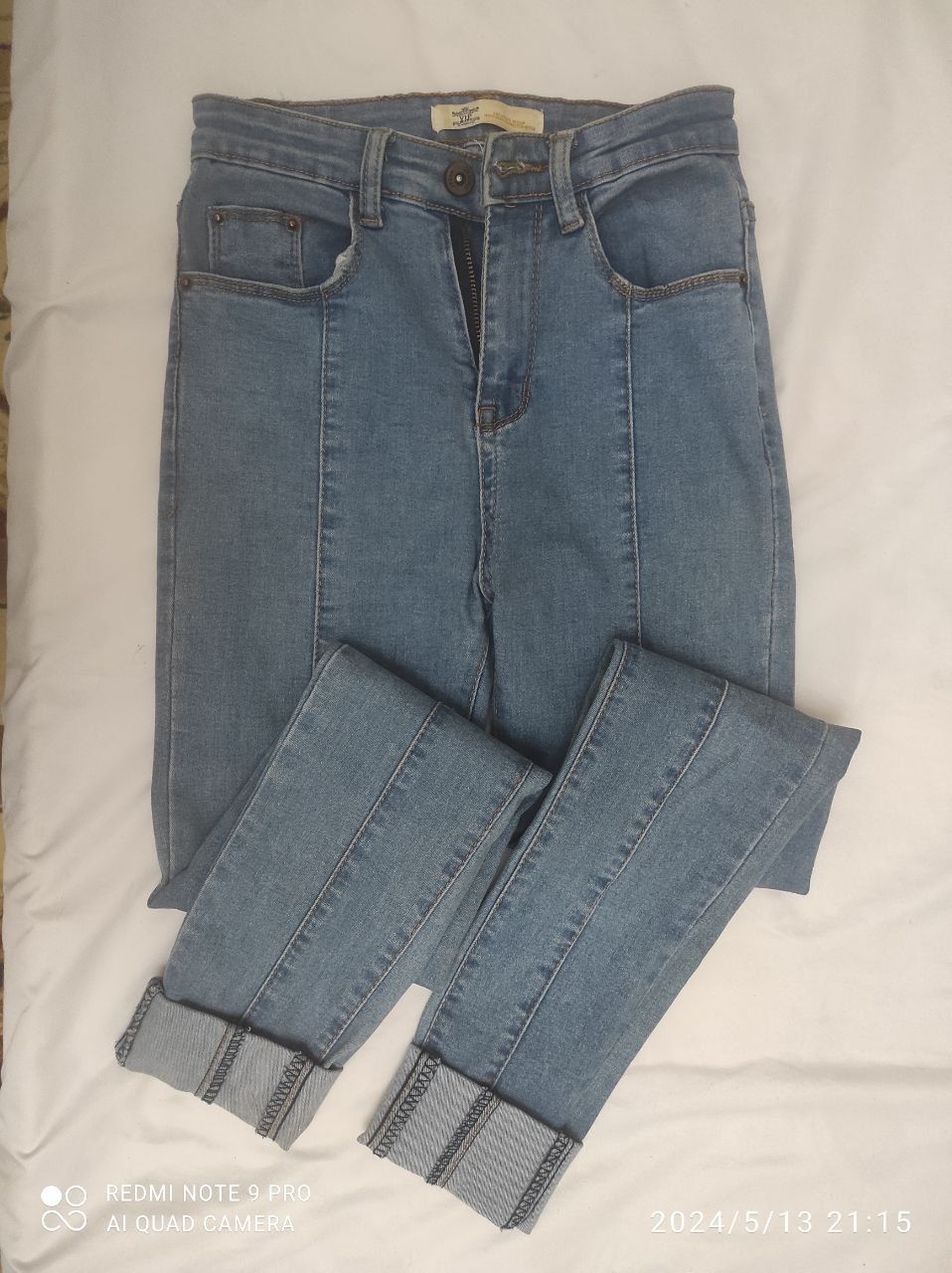 Продаётся женский джинсы