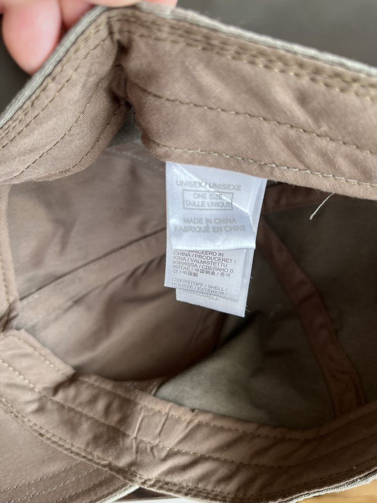 Мъжки шапки Adidas и Jack Wolfskin