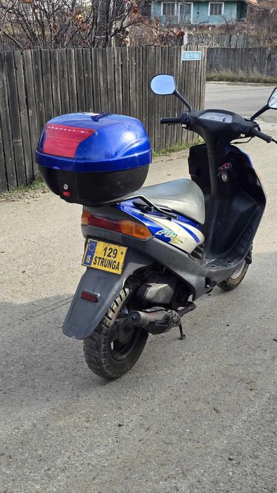 Vând scuter suzuki