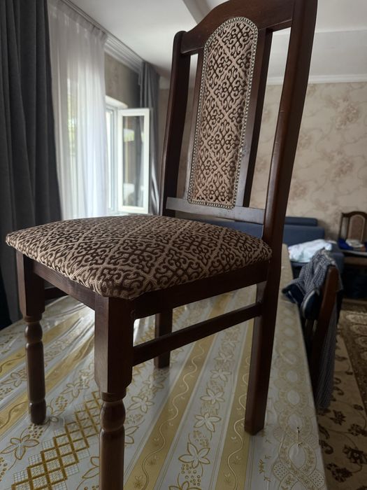 Продаю стулья для гостиной