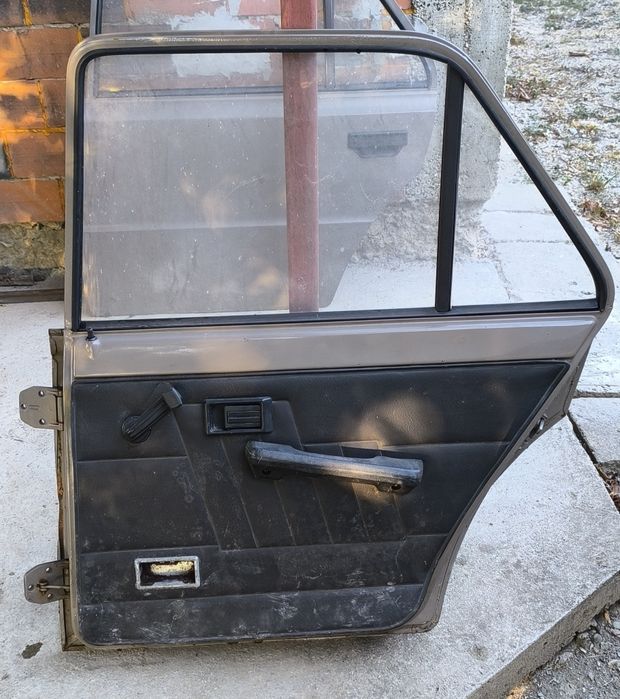 Skoda 120 l /три броя врати/