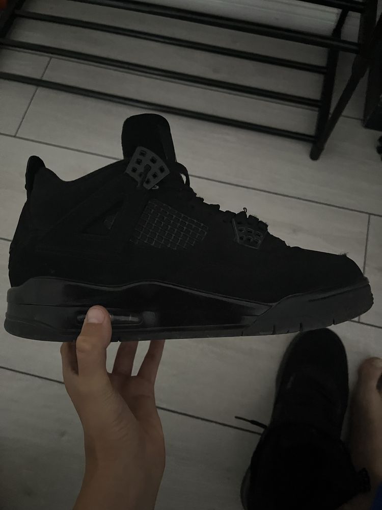 Jordan 4 black cat