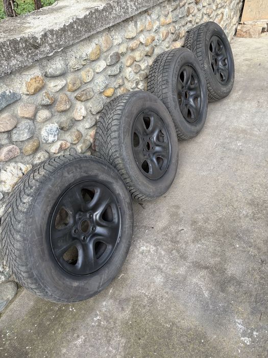 Anvelope de iarna cu jante 5x114,3  R16