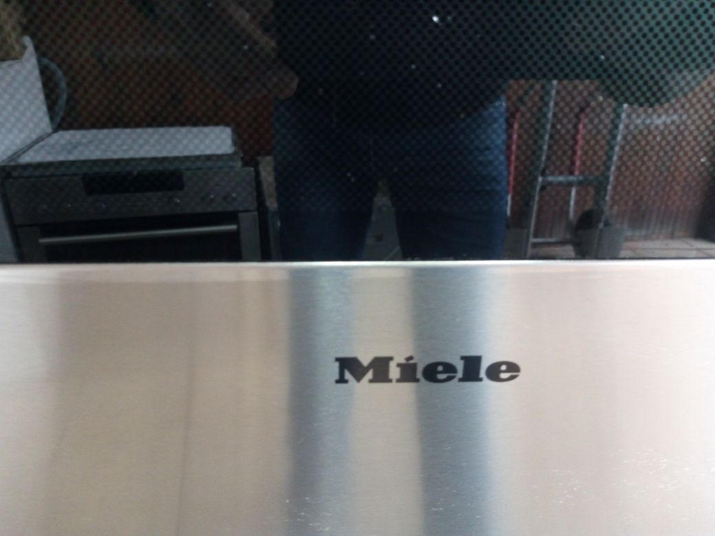Уникална иноксова печка за вграждане с керамичен плот Миеле  Miele