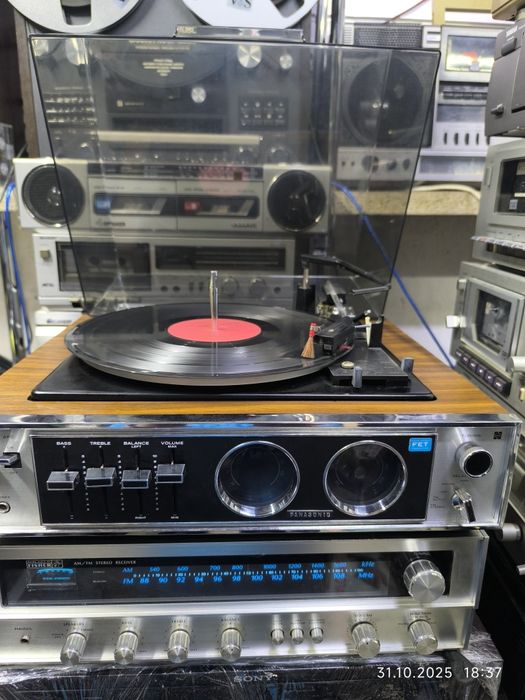 Panasonik SD -85 стерео проигрыватель винила,тюнер и усилитель в одном