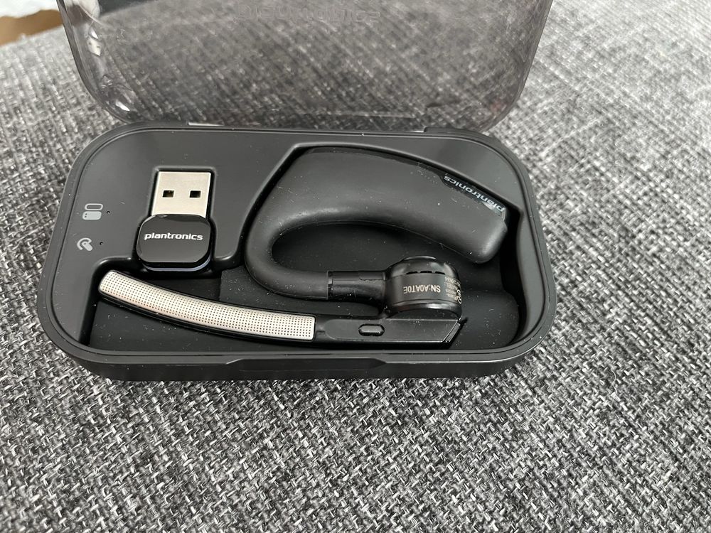 Bluetooth слушалка Plantronics, Voyager Legend, С преносимо зарядно