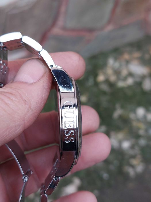 Часовник Guess W13571G1