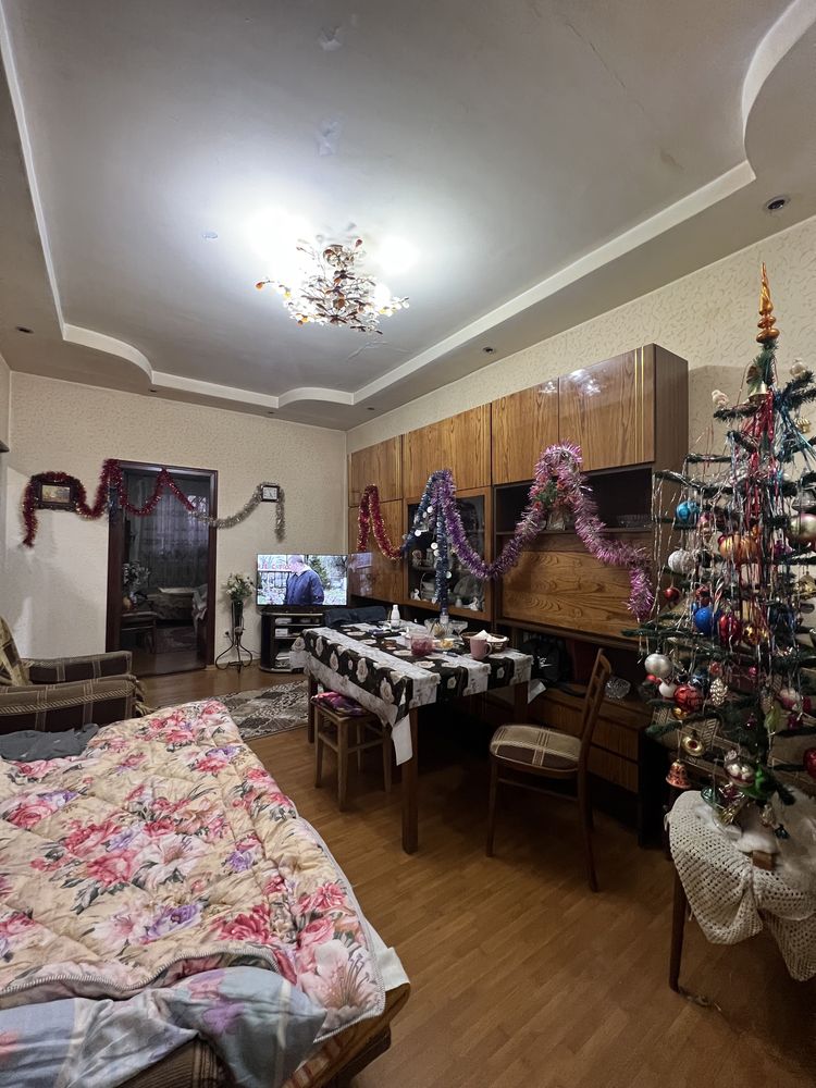 2 ком Ялангач. Рядом с базаром