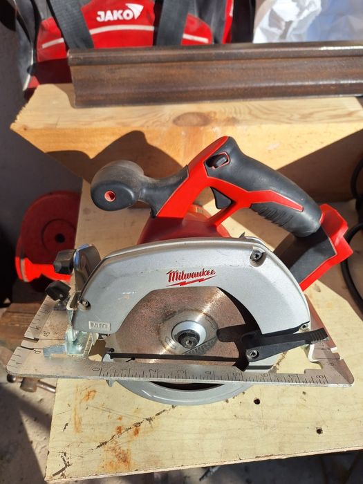 Ръчен циркуляр milwaukee