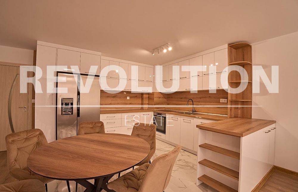 Луксозен ТРИСТАЕН апартамент в кв. Христо Смирненски/ С ГАРАЖ!!!