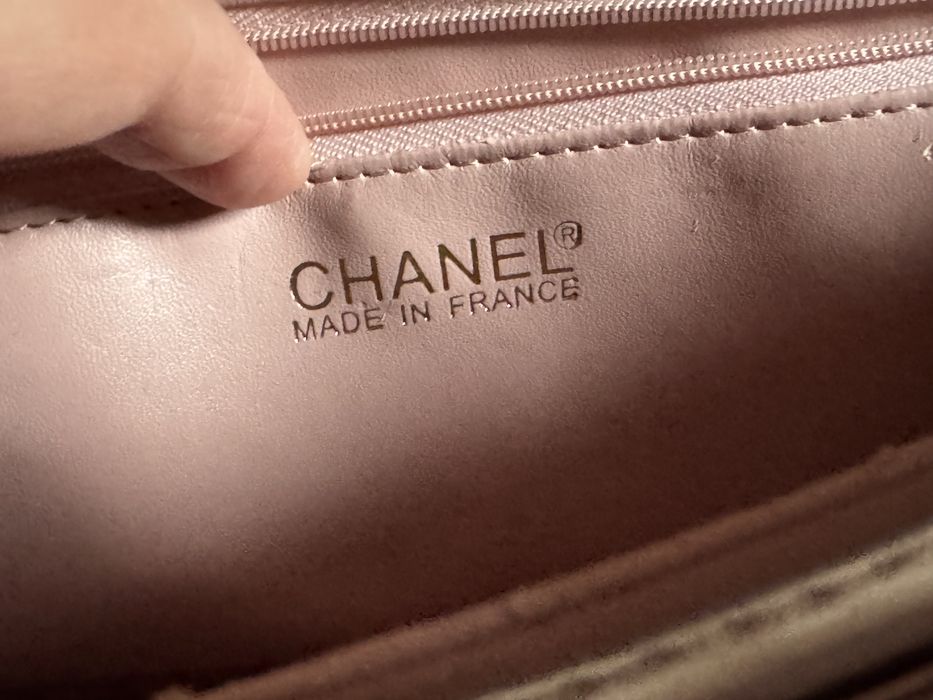 Чанта Chanel от агнешка кожа цвят пепел от рози