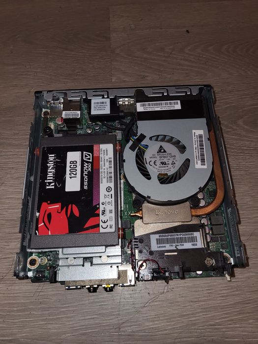 Vand Unitate Mini-PC Lenovo ThinkCentre M900