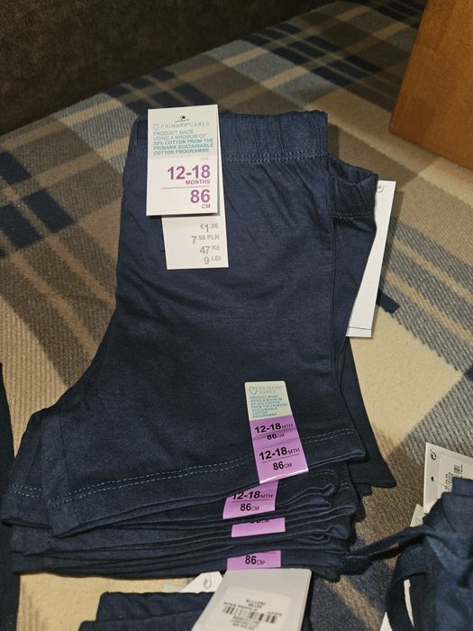 Vând lot 36 buc pantaloni scurți copii