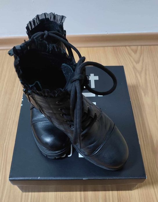 Продавам Ботуши и боти Естествена кожа