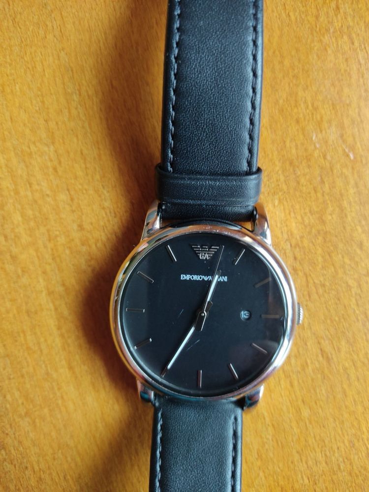 Emporio Armani часовник с кожена каишка, нов