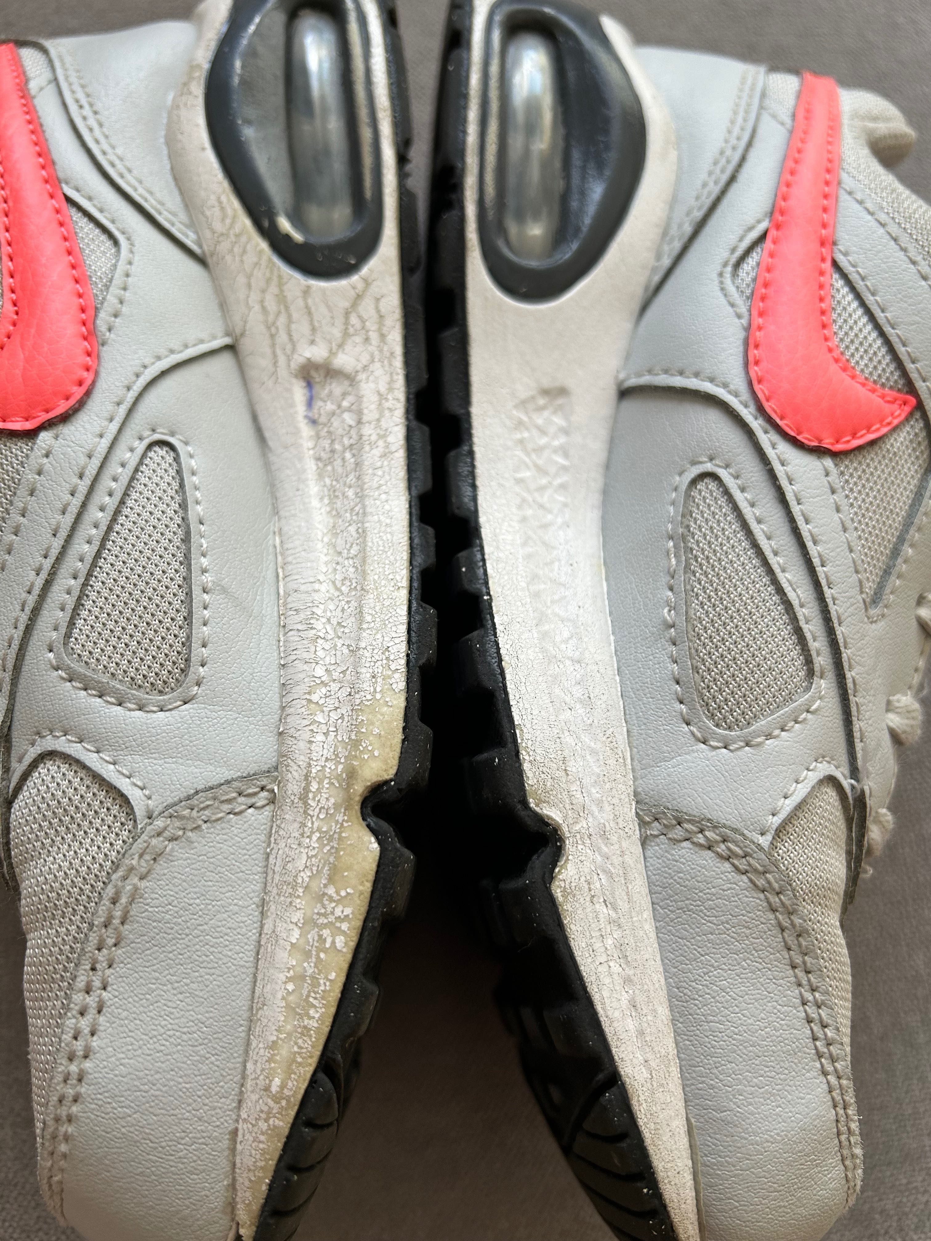 Nike 31.5 i Adidas 31