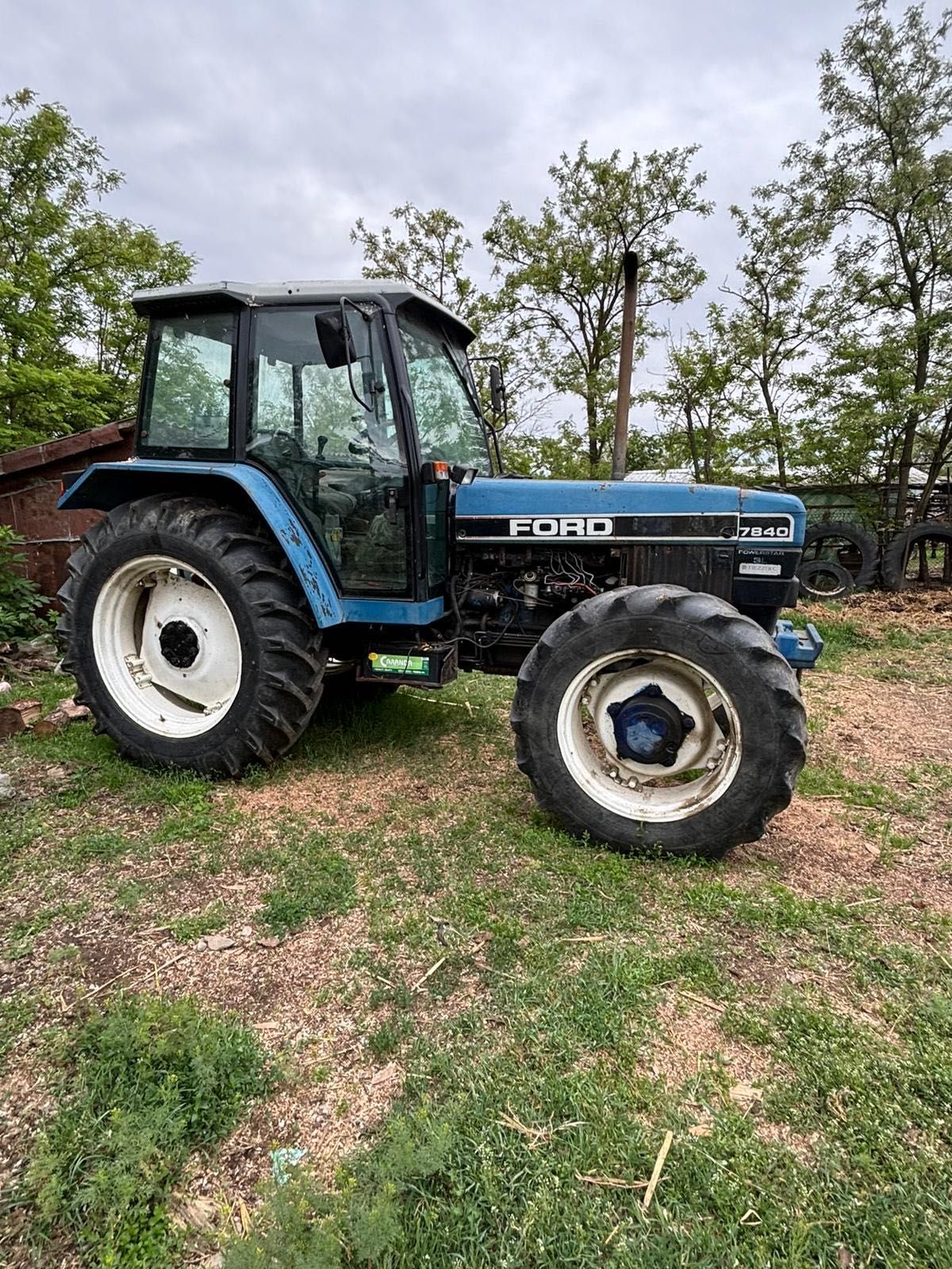 Vând sau schimb tractor