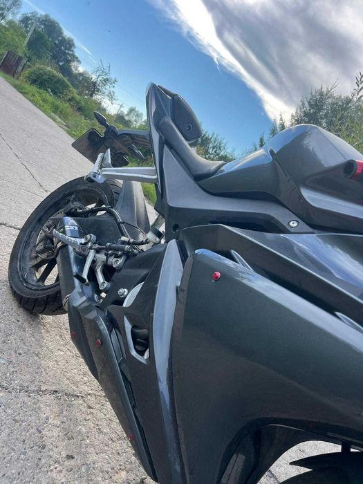 Yamaha YZF R125 2015