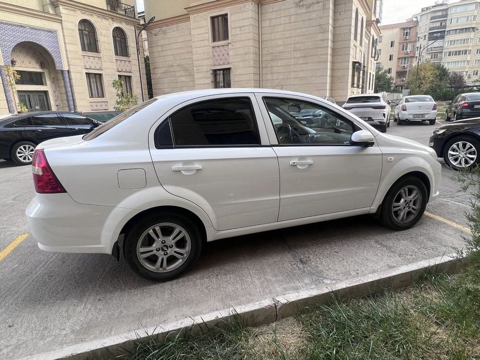 Nexia 3 sotiladi Propan qoʻyilgan Kraska toza