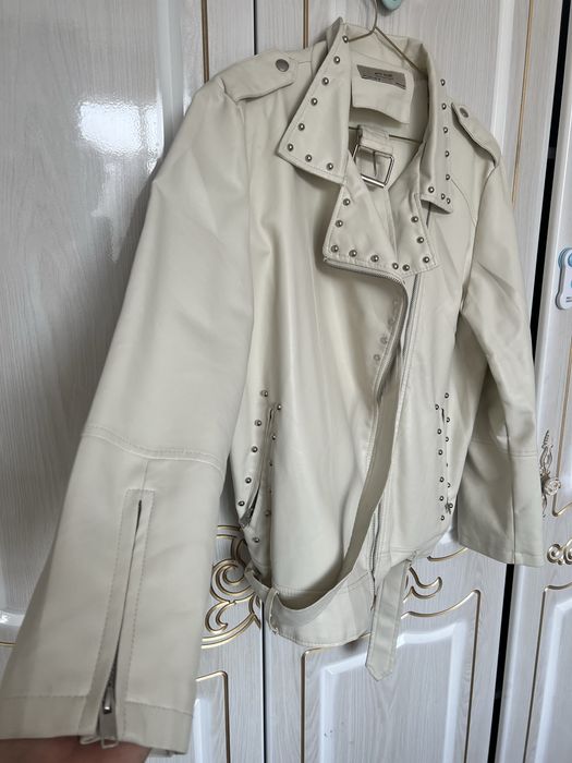 Koja kastyum ummuman kiylmagan juda chiroyli turadi