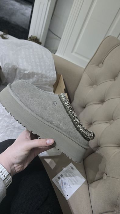 Ugg model tazz 2