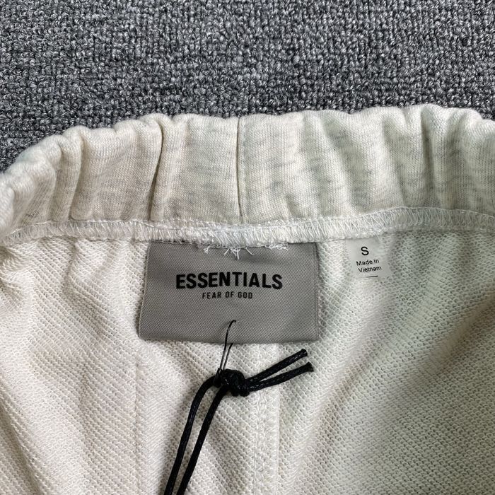 Pantaloni scurți / shorts Essentials Fear of God marimi stoc S/M/L/XL