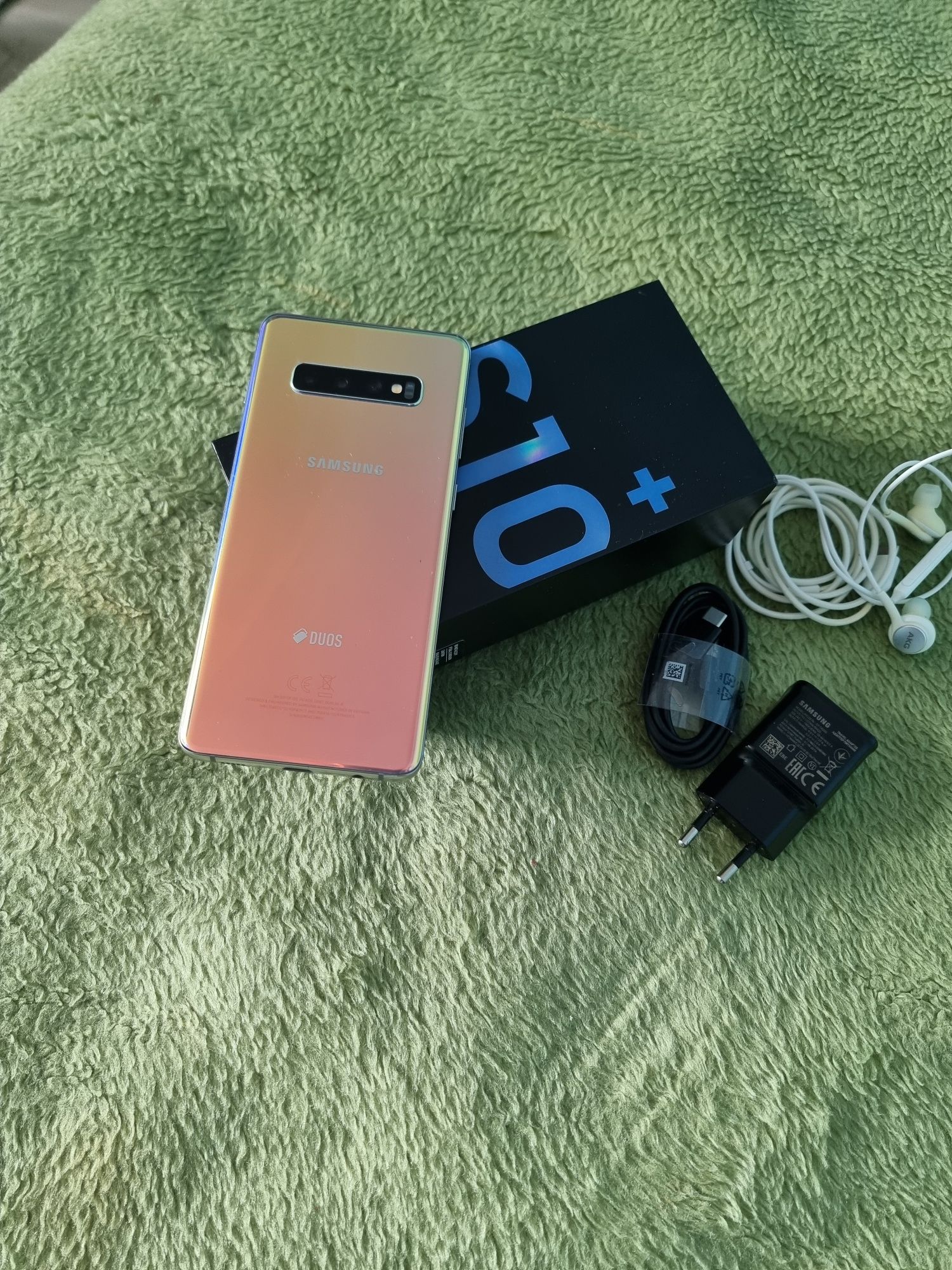 Vând Samsung S10 plus GOLD/512 Gb