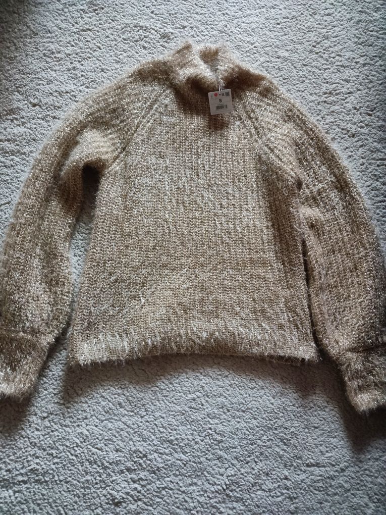 Чисто нов пуловер Reserved