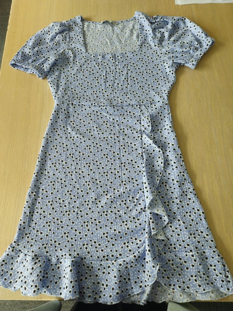Rochie cu volane