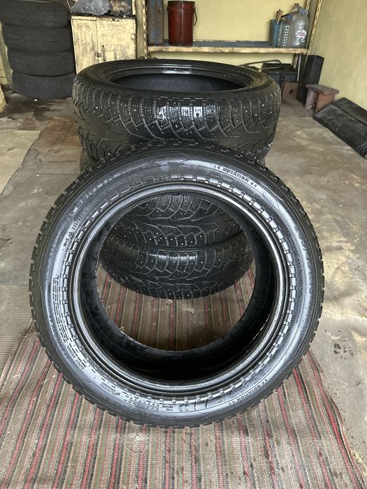 Продам резину б/у цена за балон 10000 Nokian 235/55/18