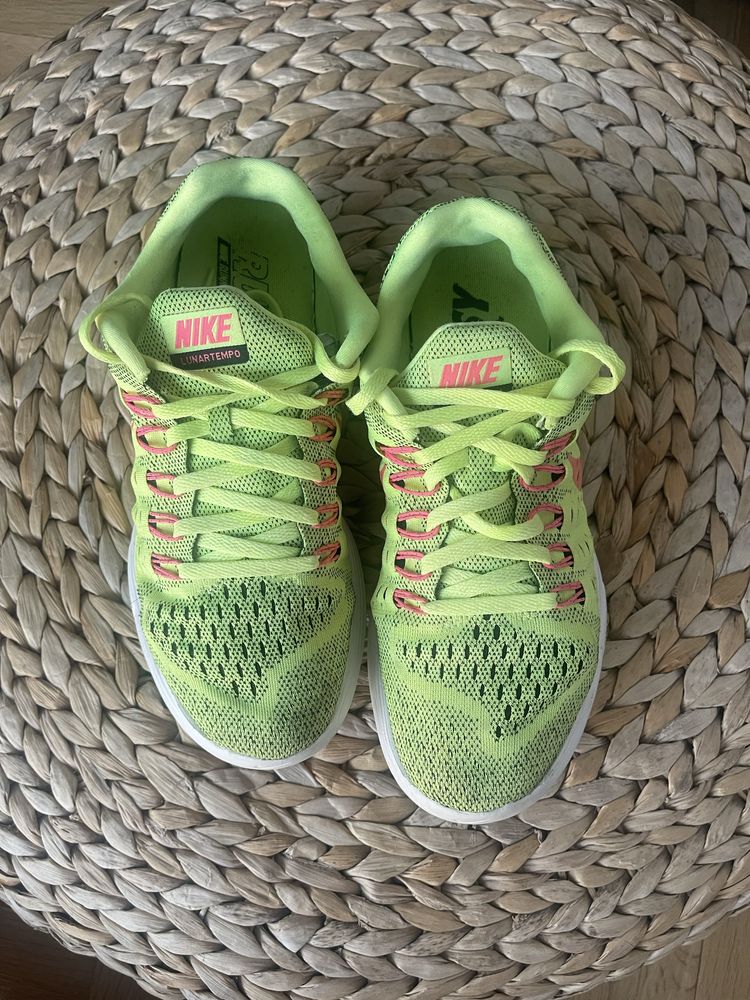 Маратонки Nike lunartempo