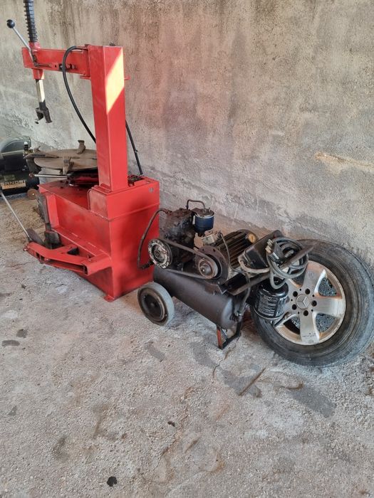 Машина за монтаж и демонтаж ма гуми