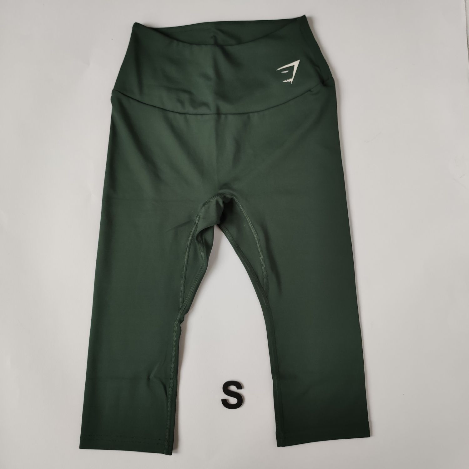 Haine sport Gymshark noi pentru femei si barbati