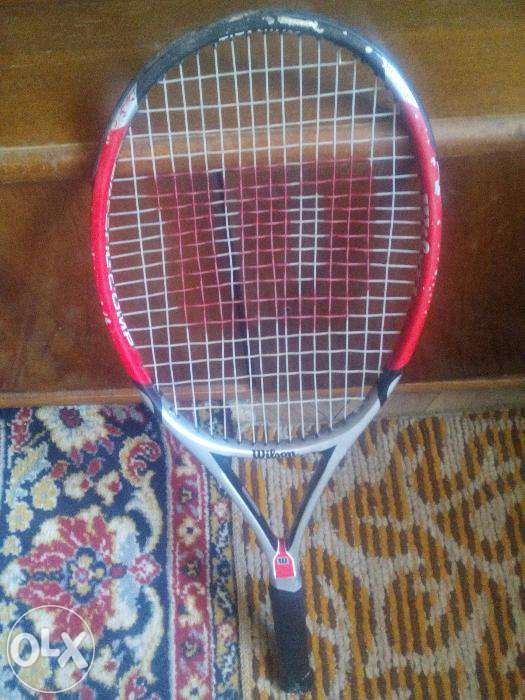 vand racheta de tenis wilson