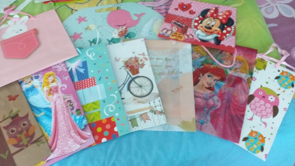 10 броя нови пликове за подарък-10лв.