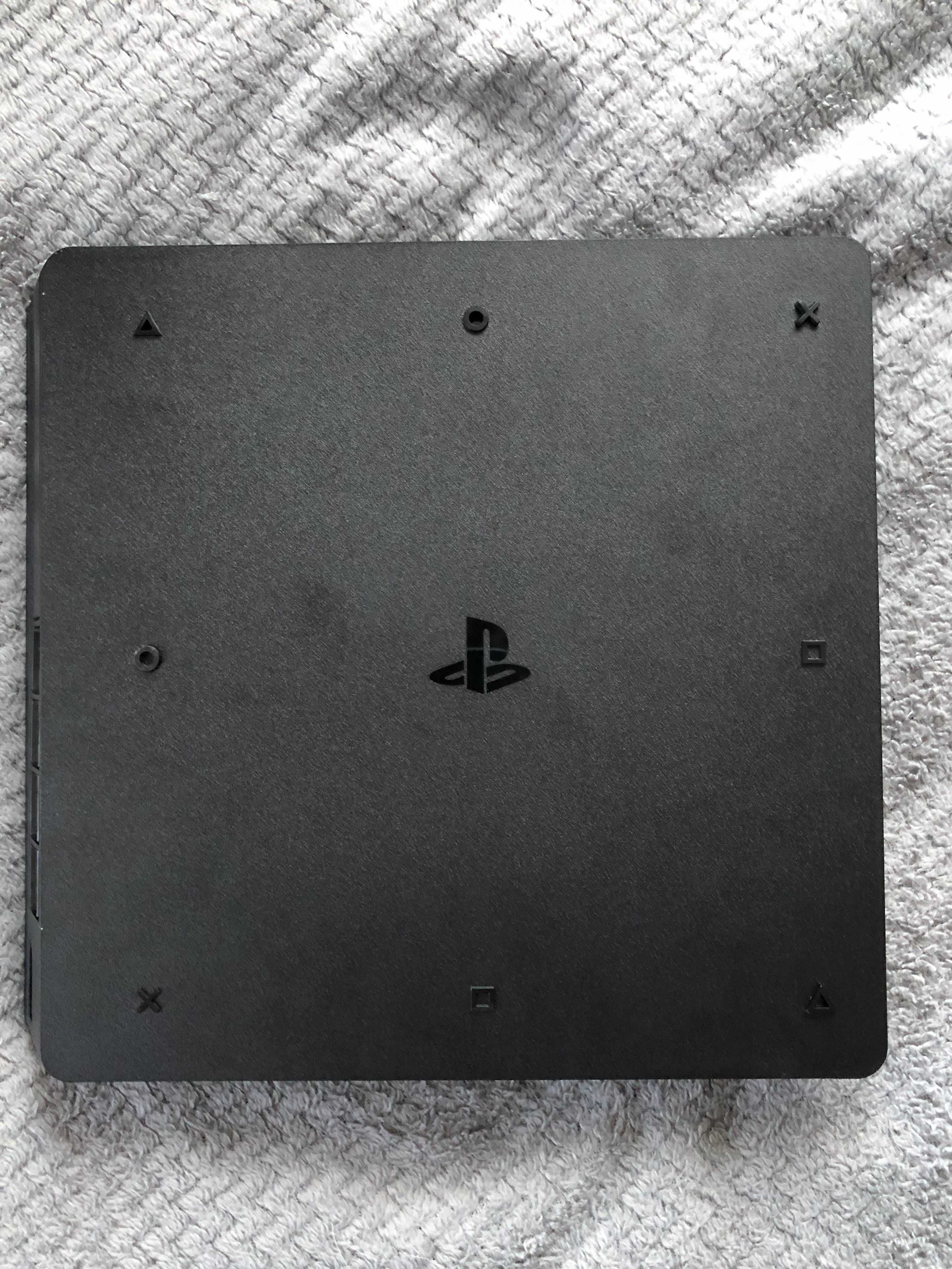 - [NEGOCIABIL] - Playstation 4 slim cu maneta + jocuri